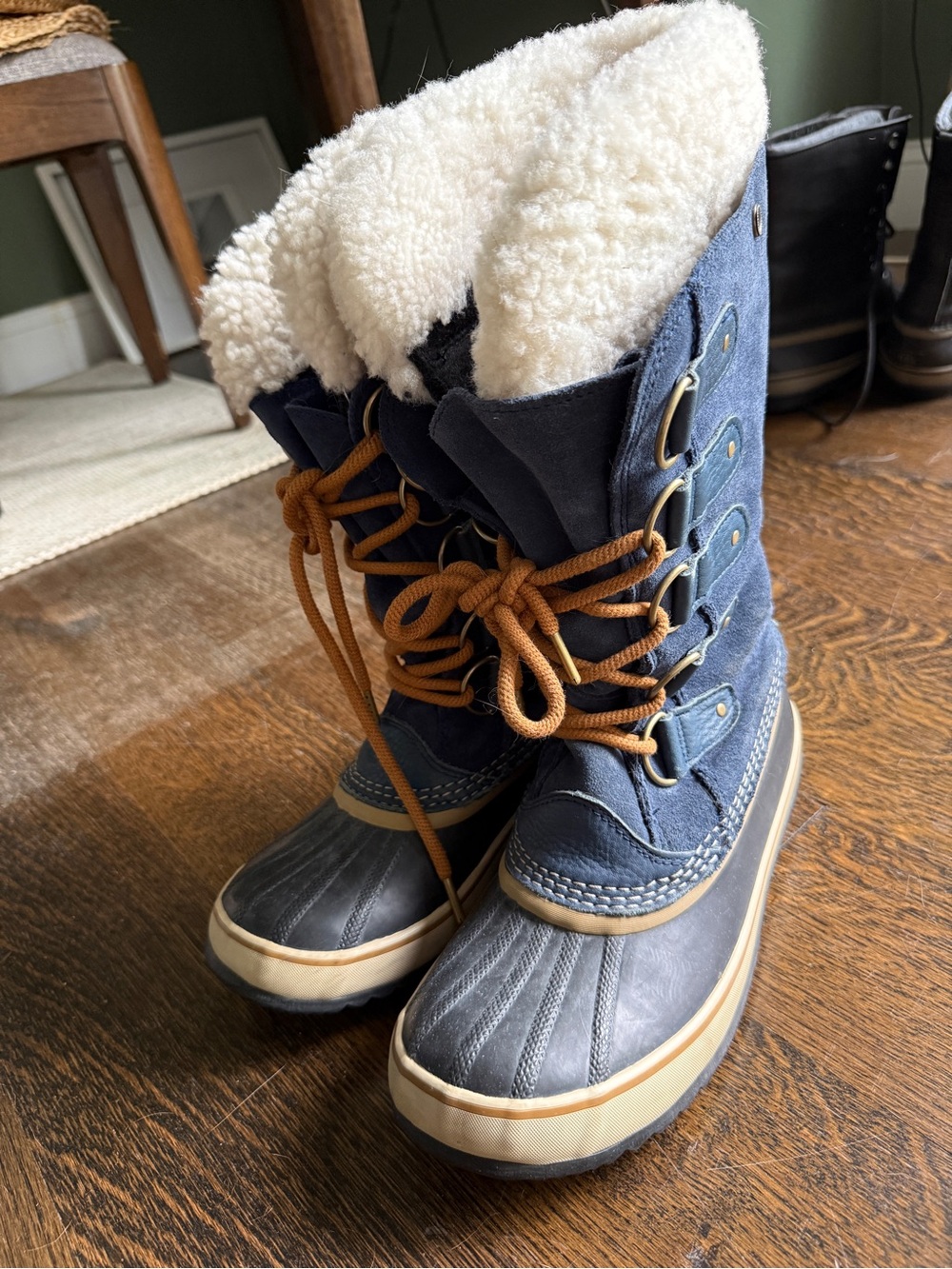 Sorel Navy and Tan Lace-Up Shearling Winter Boots